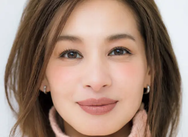 涙袋のあたりからかなり上めに入れる