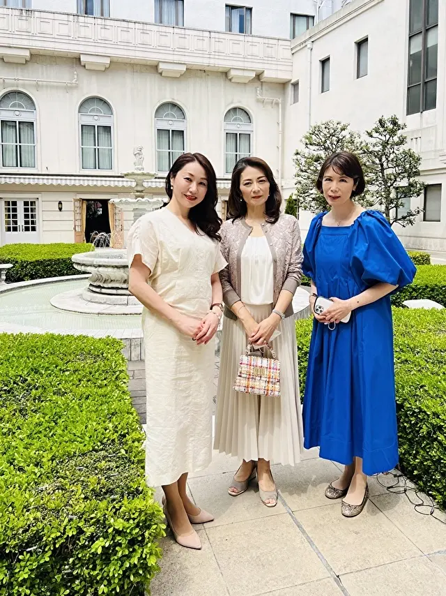 パティオが混む前に3人でまずは記念撮影