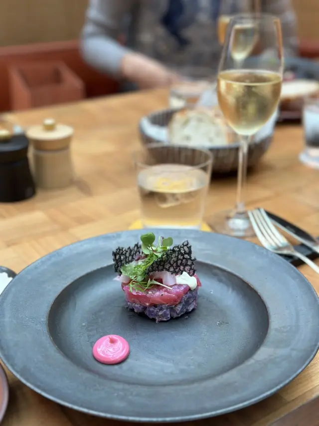 センターラインパンツでホテルランチへの画像_4