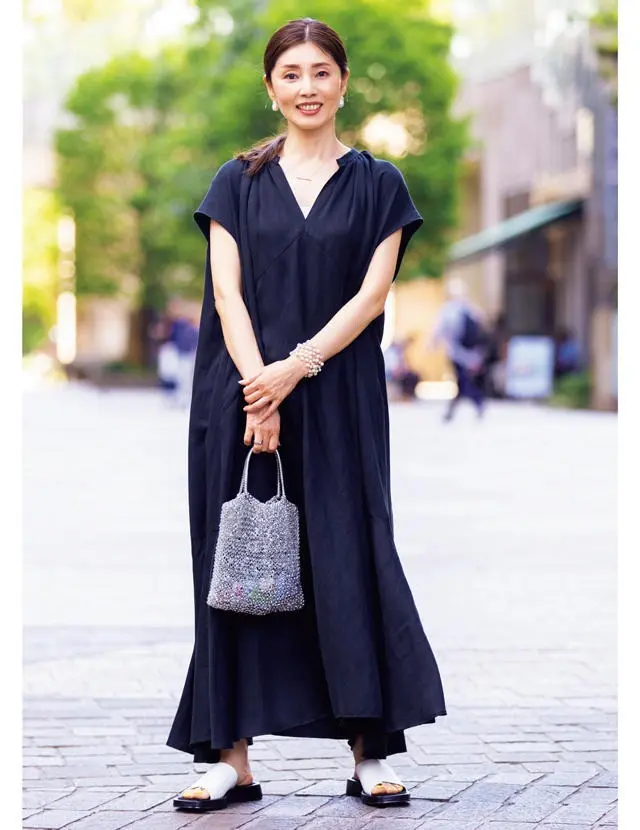 華組　娘のひと言で購入を決めた黒ワンピース。決めすぎずこなれた着こなしが目標