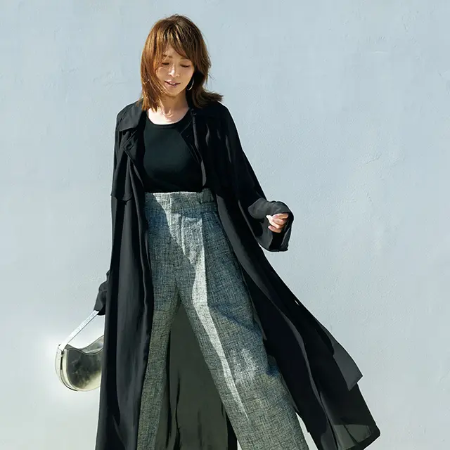 マニッシュな デザインがきわだたせる センシュアルな透け感