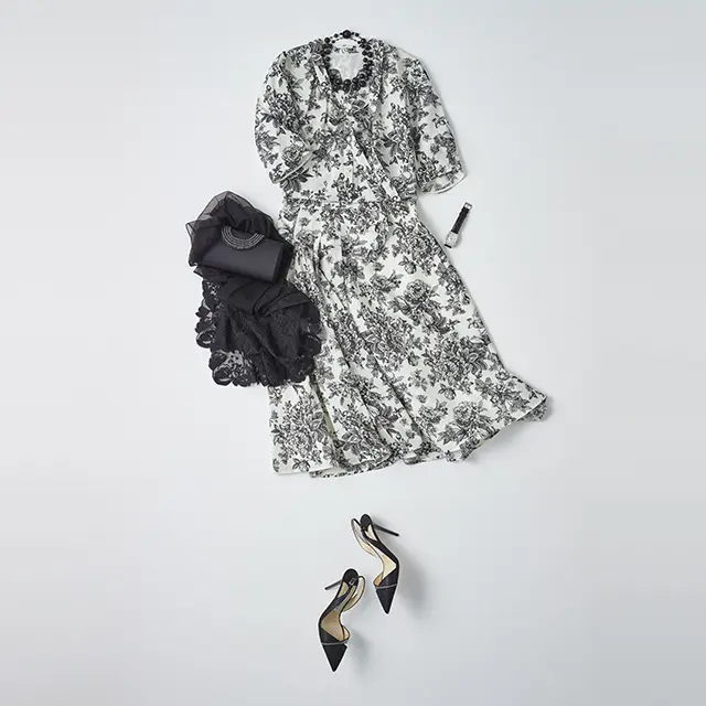 ＜セットで着るなら＞ 派手すぎず洗練された女らしさは、 華やかな席にも対応可能