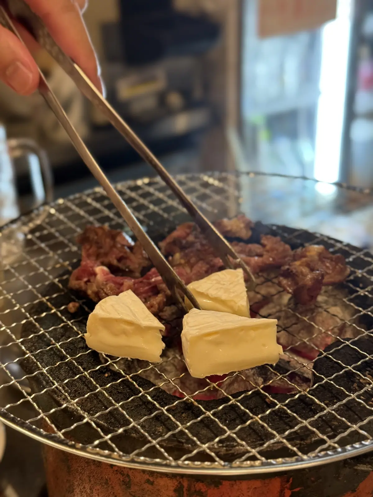 天満の人気店　電撃ホルモン　ツギエ　焼肉　大阪　天満　立ち飲み屋　スタンディング焼肉　