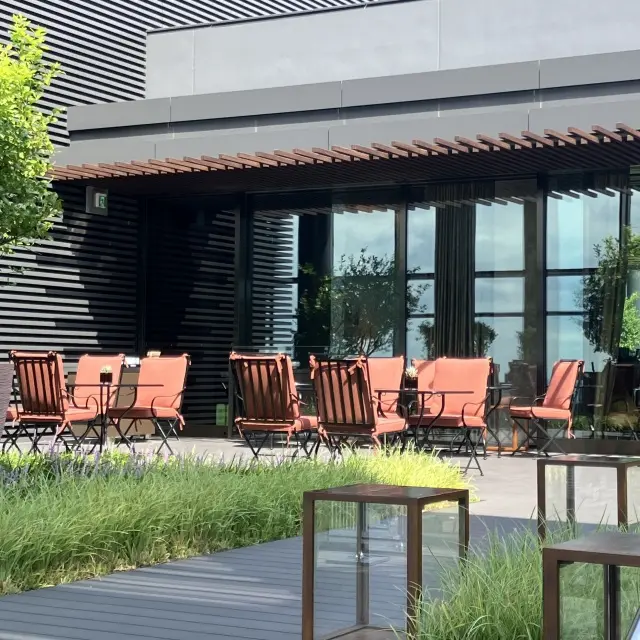 ブルガリホテルのバーでひとやすみの画像_10