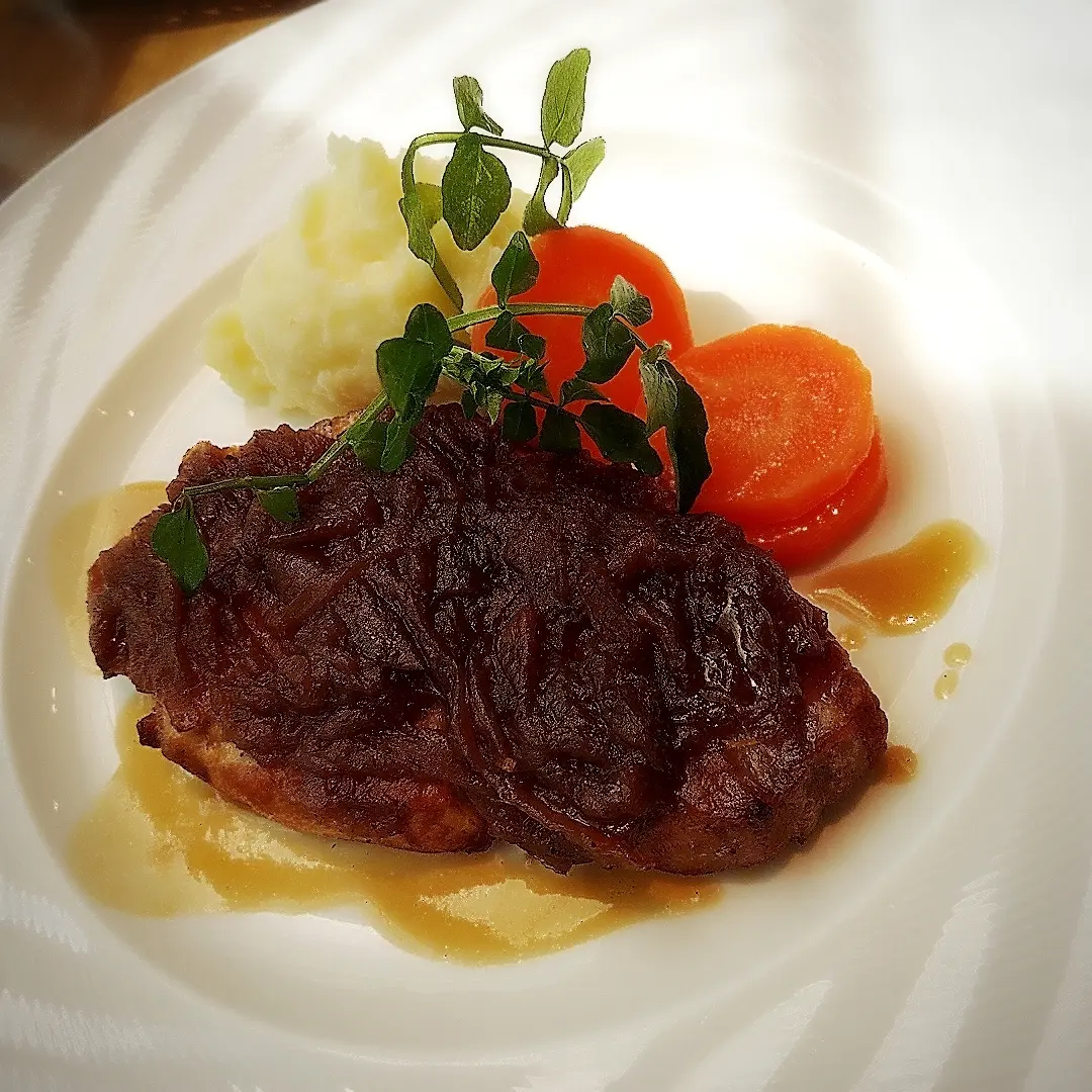 アンカー東京のランチ、メインの豚のロティ