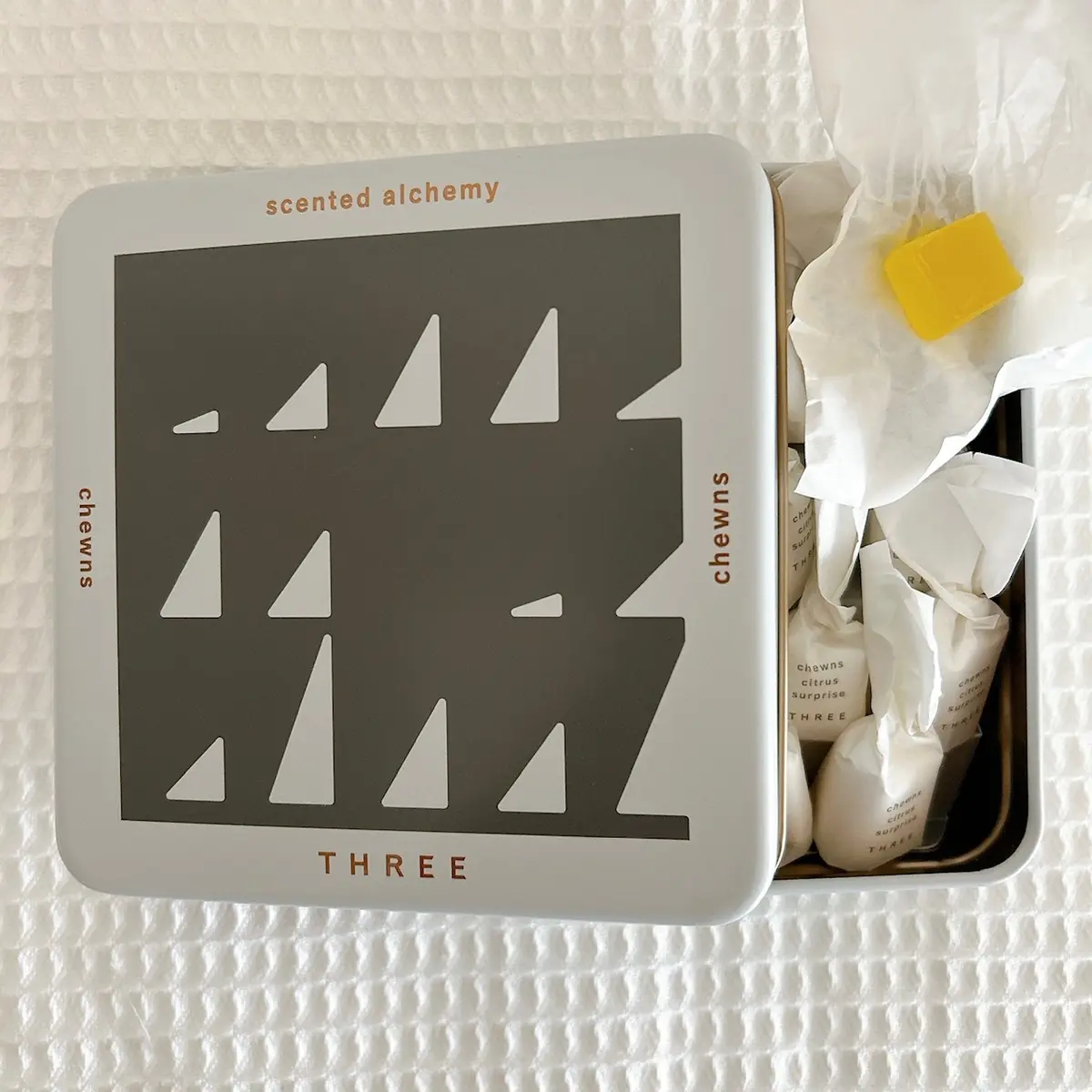 THREE センティッドアルケミー チューンズ 全3種 各￥3,240