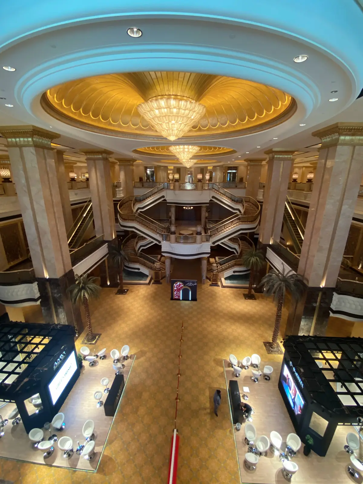 アブダビ豪華絢爛「エミレーツパレス」へ の画像_19