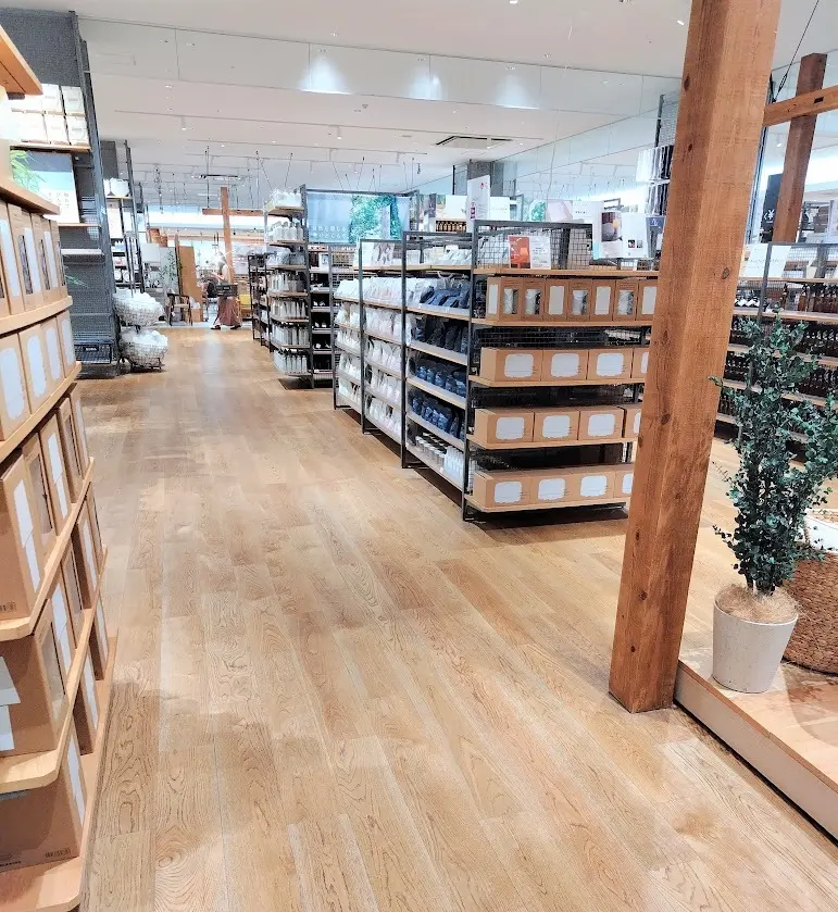 無印良品　関西地区最大級の品揃え　阪急西宮ガーデンズ