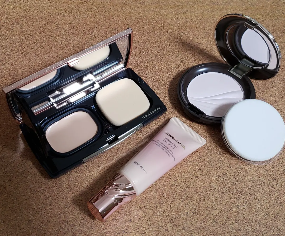 ファンデーション、CCクリーム、パウダー