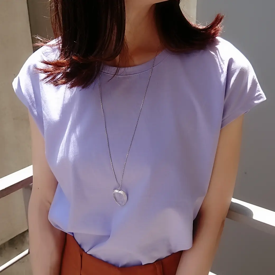 ラベンダーT-シャツ    シルバーネックレス