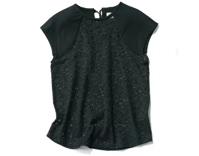 【おしゃれ刷新力のあるレース】女らしさもモダンさも！切れ味のいい黒レーストップス