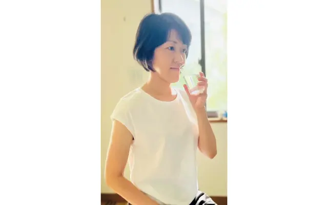 朝は常温の水を一杯。 夜のストレッチと セットでいい調子！ （yakoさん）