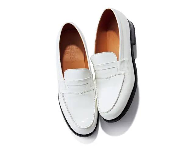 光沢のあるレザーがラグジュアリー。￥137,500／ジェイエムウエストン 青山店（ジェイエムウエストン）