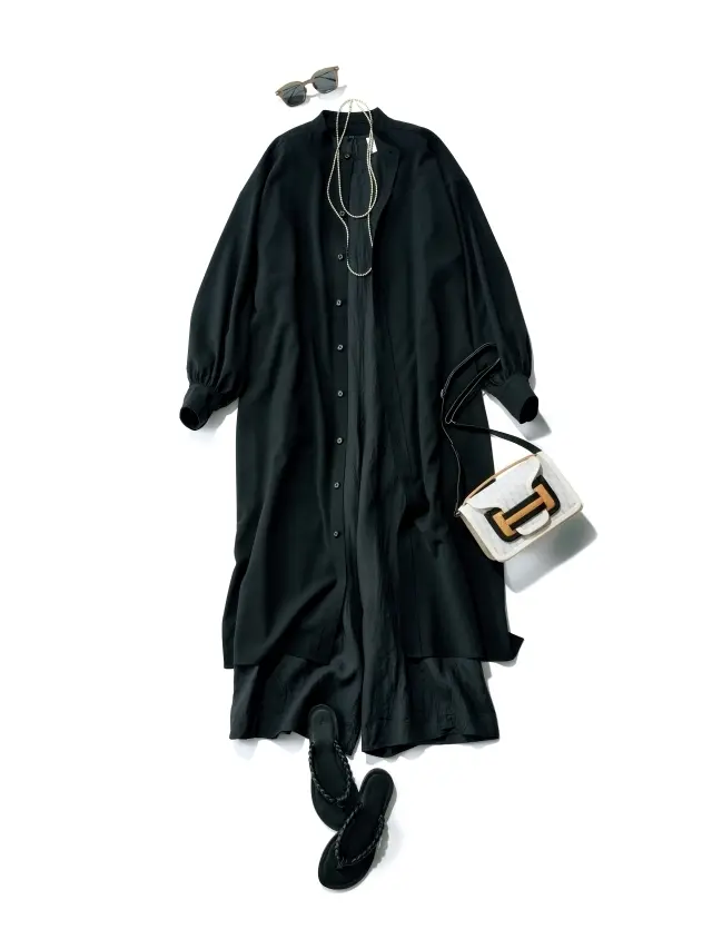 【HYKE（ハイク）】オールインワンにはおって柔和なブラックスタイルに