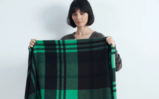 アソースメレのフリンジストール「ミラノ巻き」