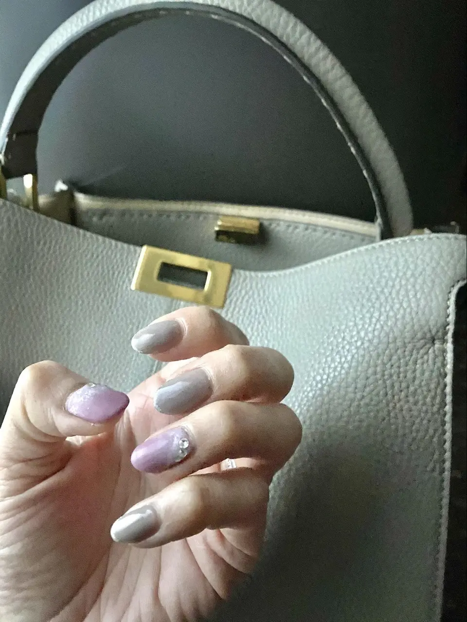 ホテルでのスマートカジュアルコーデにはグの画像_5