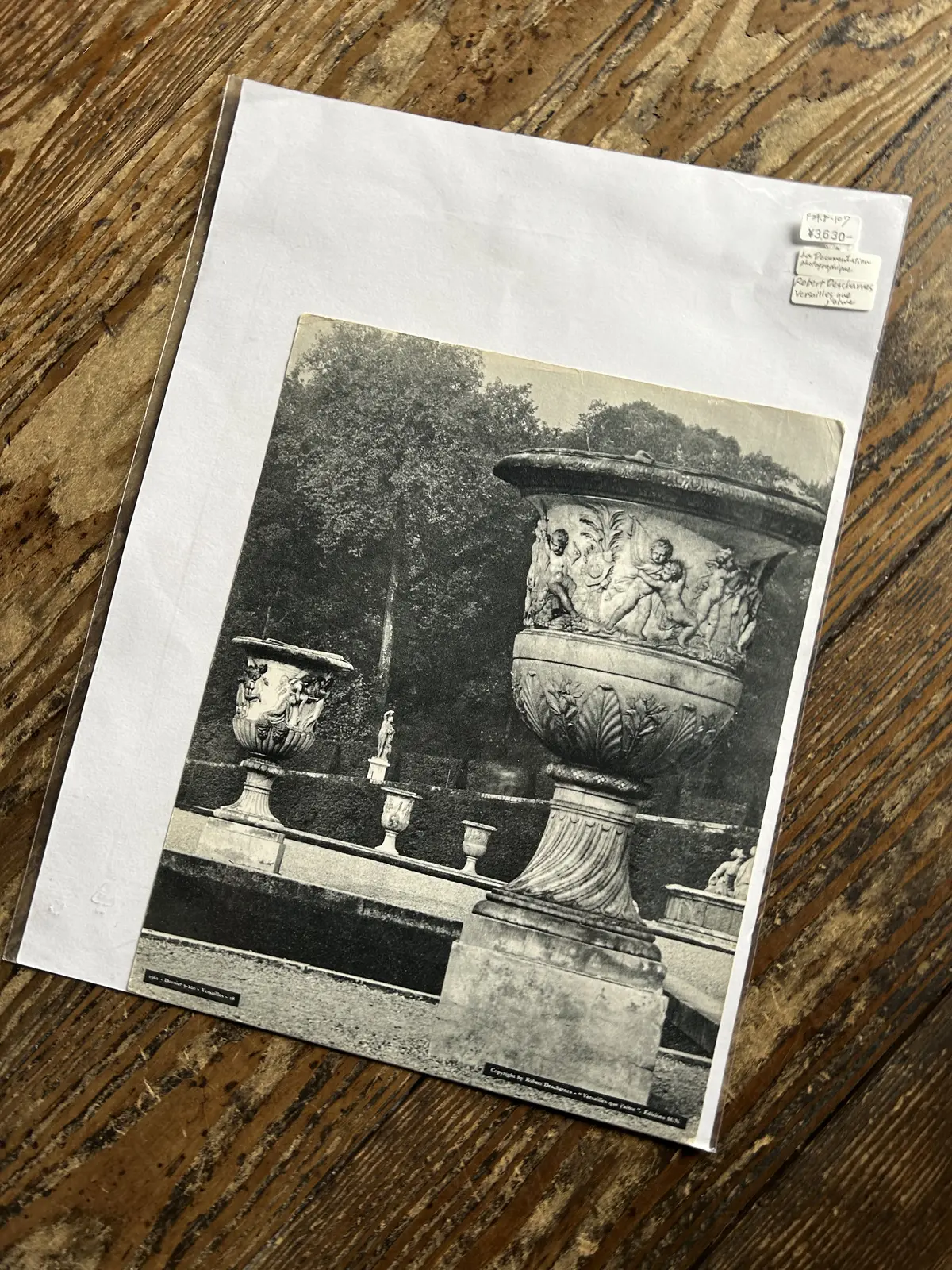 アンティークショップ　メディシスの花器　フランススタイルフラワーアレンジメント