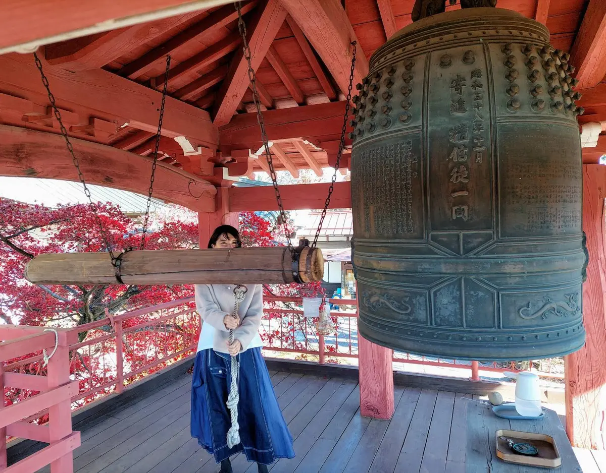 せっかくなので鐘をついてみましたがうまくつけず若干撞木に翻弄され中です(笑)