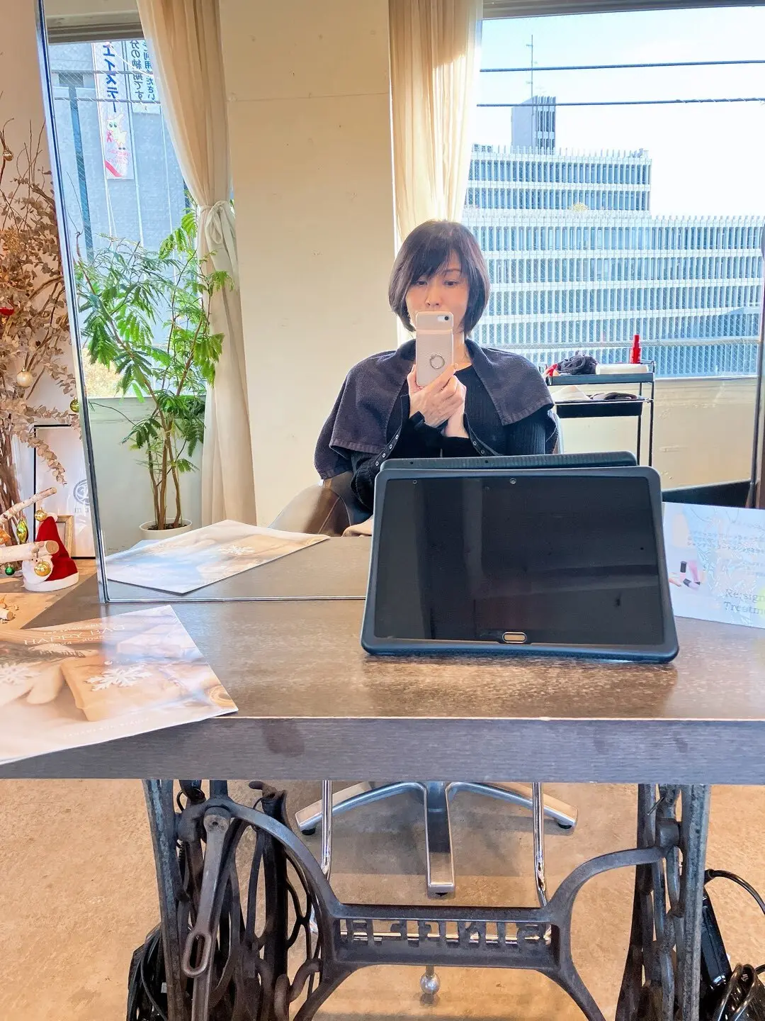 ReFa リファ　ドライヤー　ReFa BEAUTECH RESETTER  リファビューテックリセッター　eclat  jマダム jマダムのおしゃれ　ショート　ショートヘア　ボブヘア　レイヤーヘア ミディアムショート　ソワレドゥエクラ