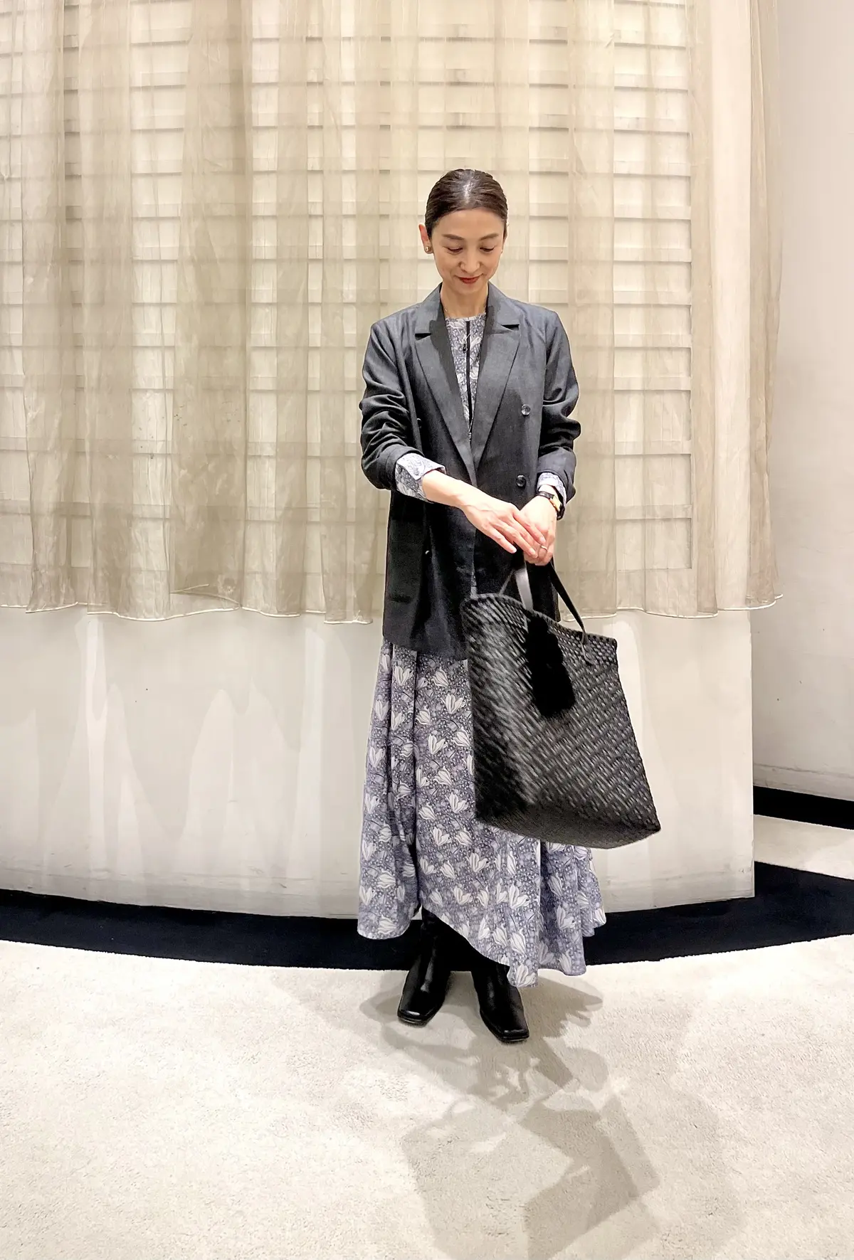 グレージャケットでマニッシュコーデ4つの画像_3