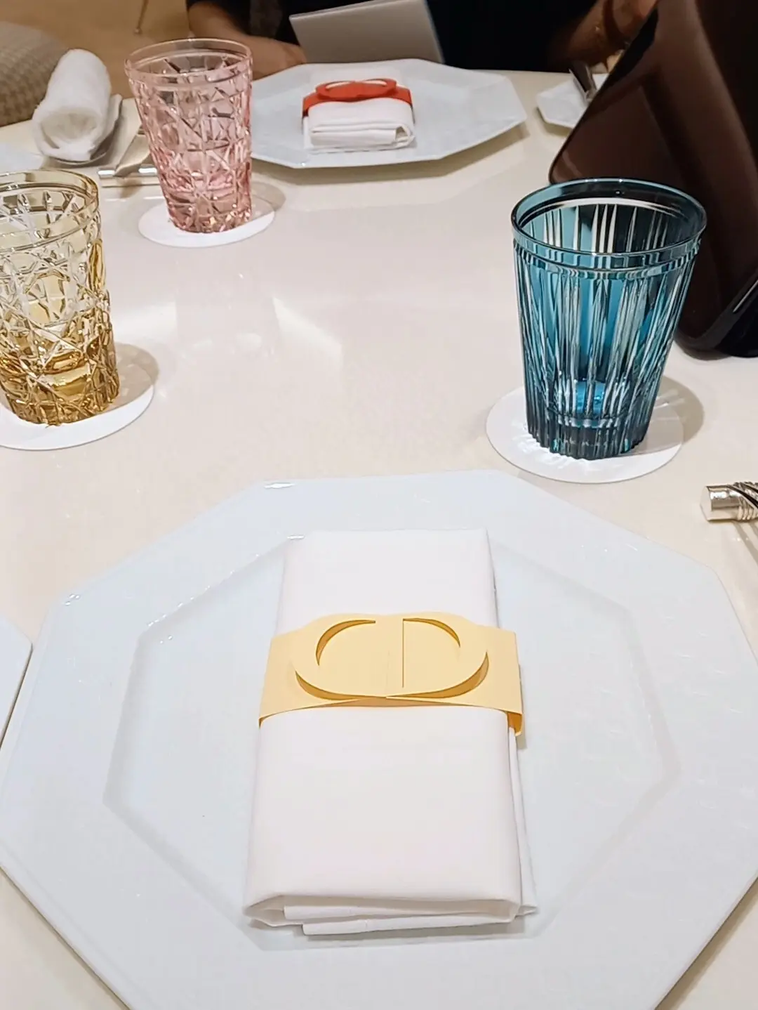 この時期大活躍のアシメのニットベスト♡の画像_6