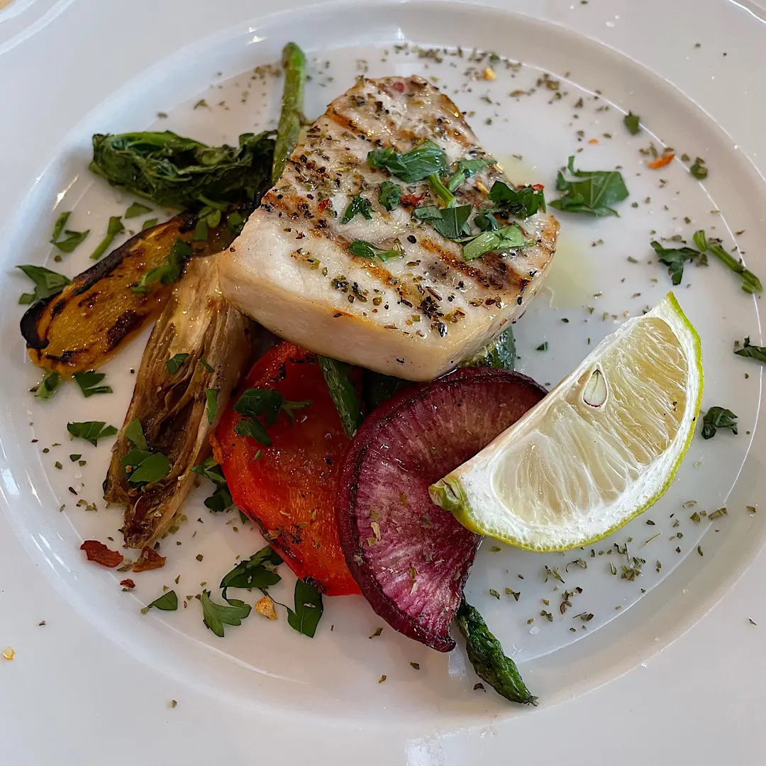 メカジキのソテーと焼き野菜添え