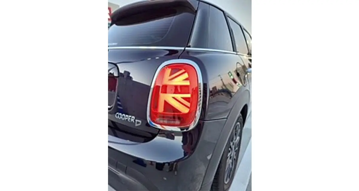 クルマもファッションの一部。 女友だちとどこへでも！ （ 久美子さん ／ミニ・クーパーD ）