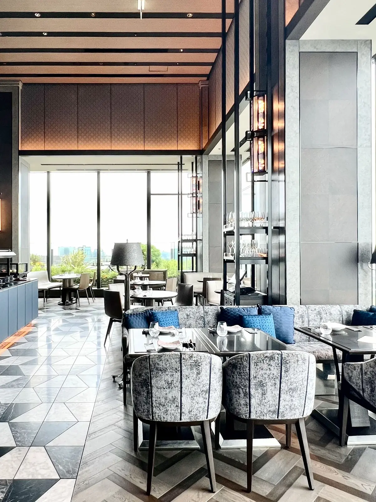 フォーシーズン東京大手町のイタリアンレストラン「PIGNETO（ピニェート）」　店内写真