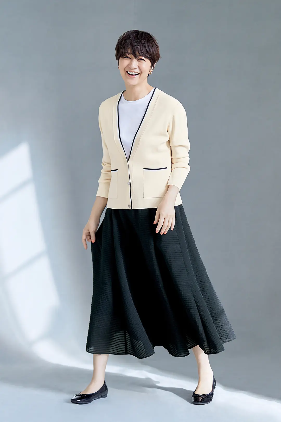 すそだけに“透け感”。長め丈のスカートで、しなやかに、軽やかに