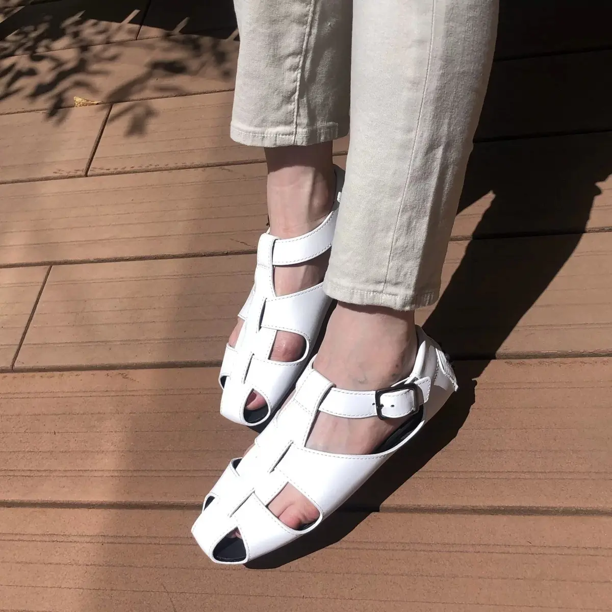 【50代に似合う洗練サンダル15選】この夏は足もとにトレンドをプラスして