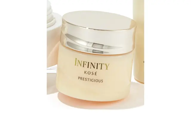 インフィニティ プレステジアス クレンジング バーム 120g ￥6,600（編集部調べ）／コーセー