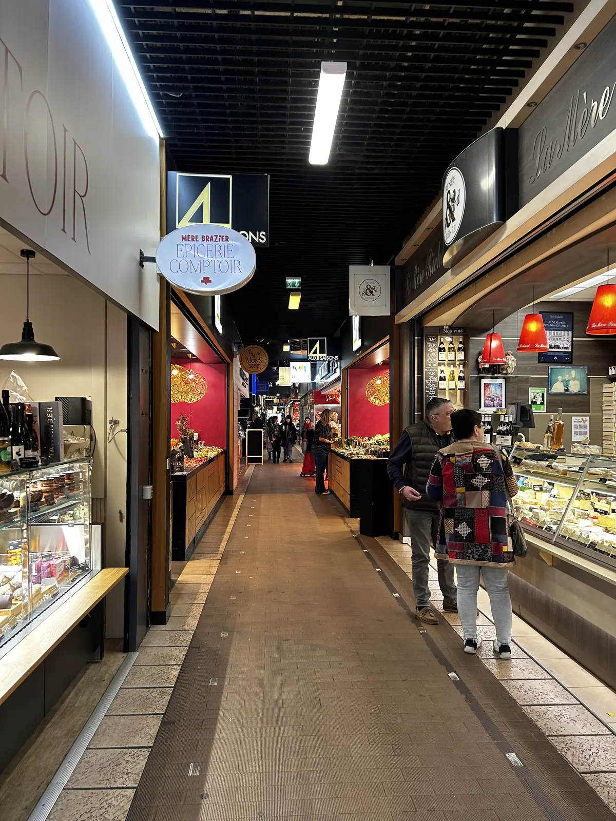 Les Halles de Lyon Paul Bocuse（ポール・ボキューズ市場）