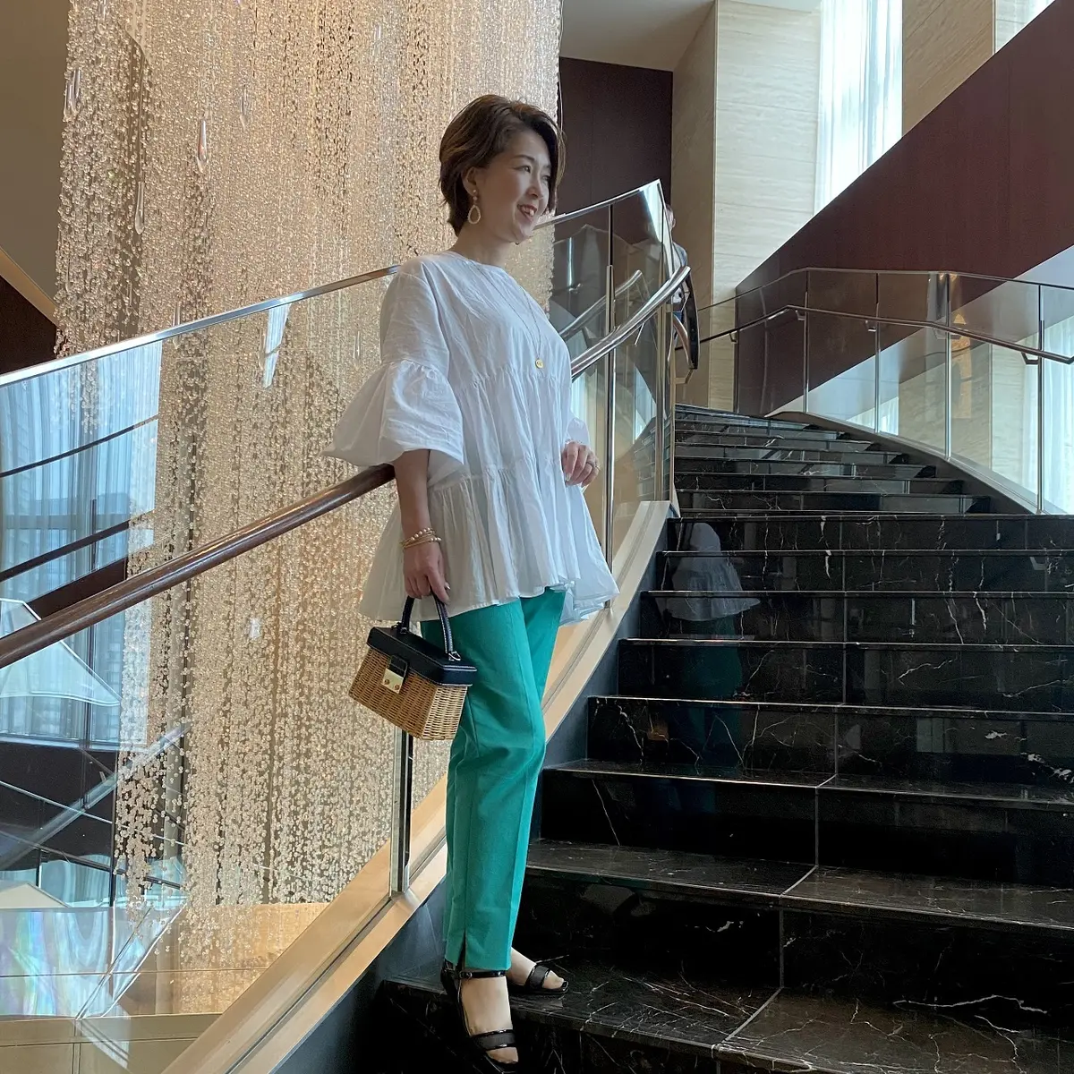 石畳の道に先にかみくらさんの入り口