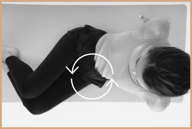 おしりでボールつぶし