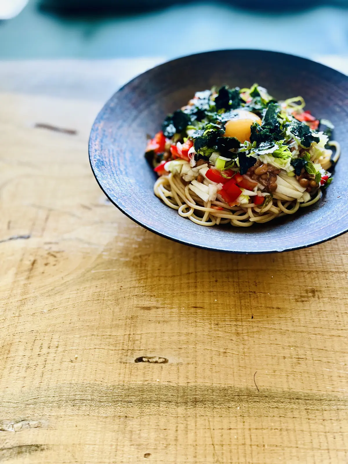 赤パプリカと納豆、山芋のネバネバパワーパスタ