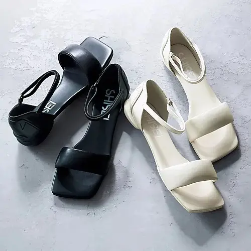 SHISEI パデッドサンダル ￥33,000