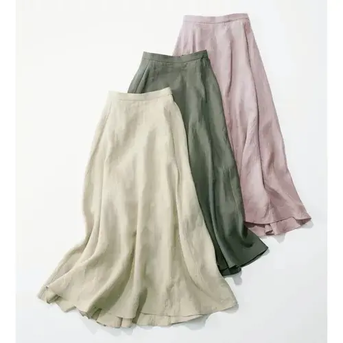 E by eclat リネンマキシスカート ￥18,700（税込）