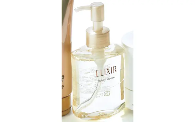 【メイク落とし】エリクシール シュペリエル モイストイン クレンズ 140ml ￥1,800（編集部調べ）／エリクシール