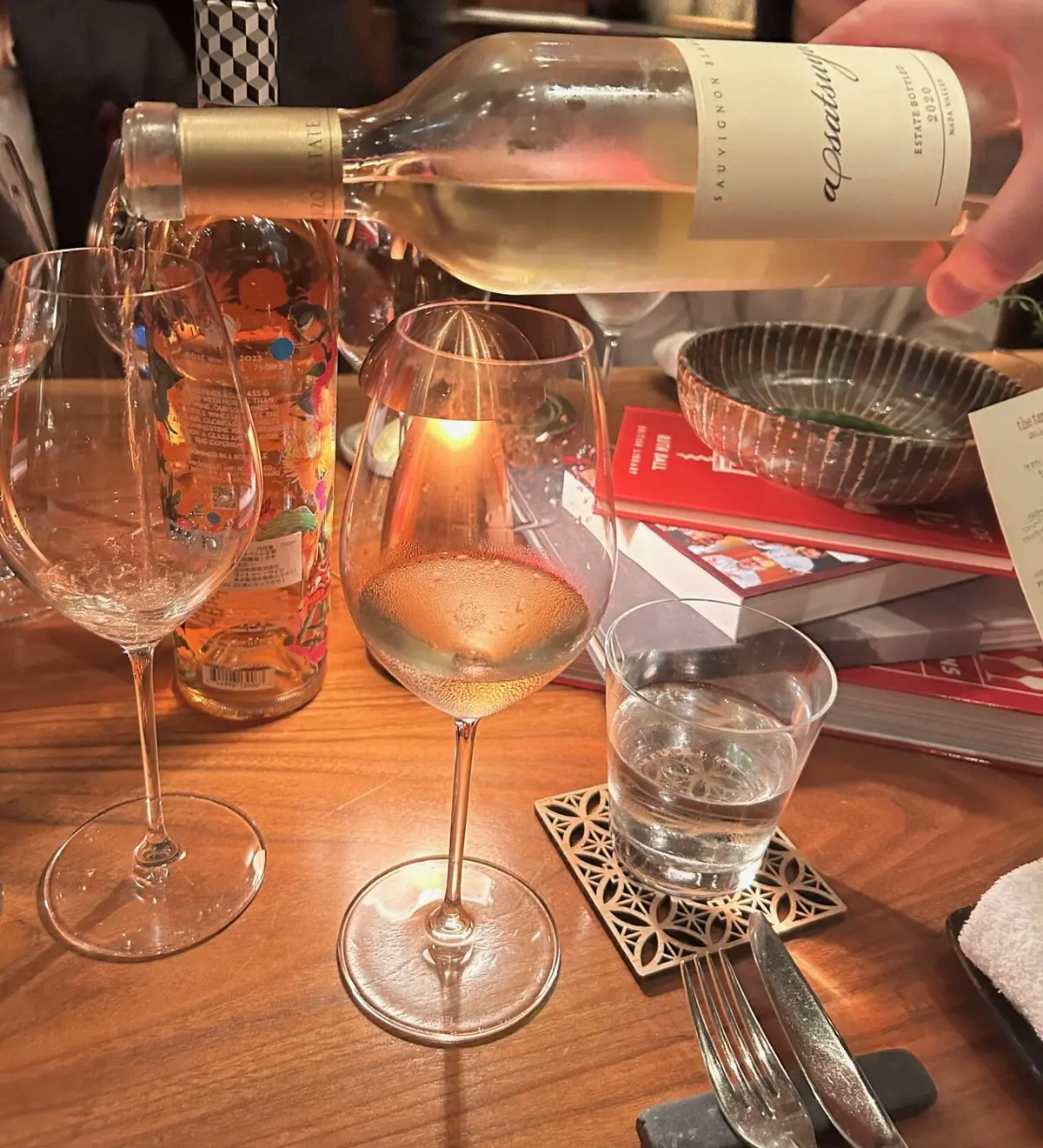 ワインはケンゾー エステイトのあさつゆ 2020