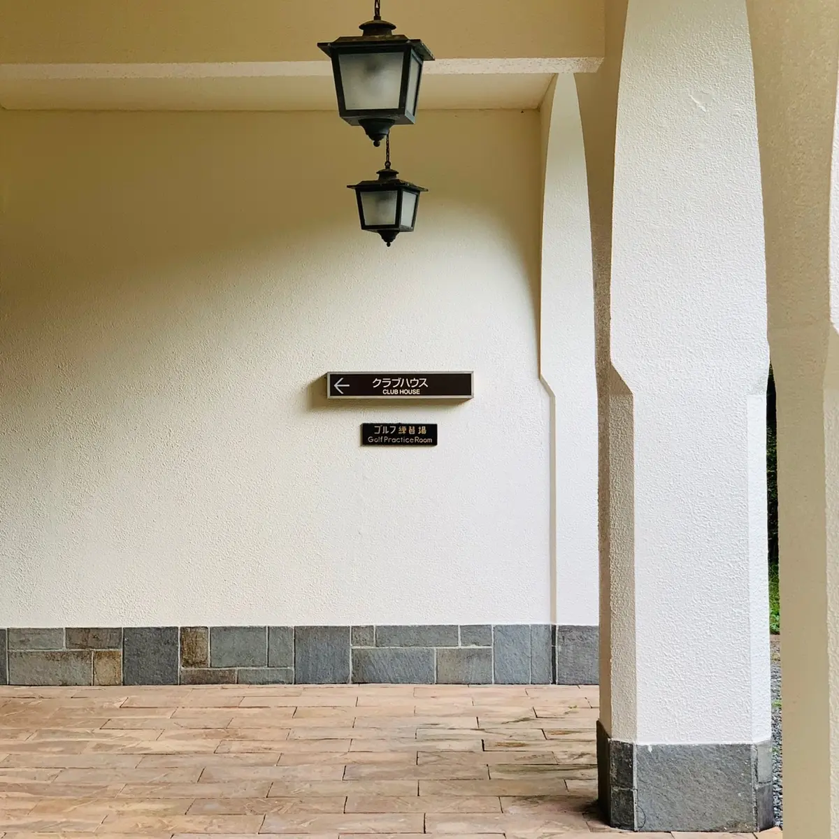 クラブハウス入り口