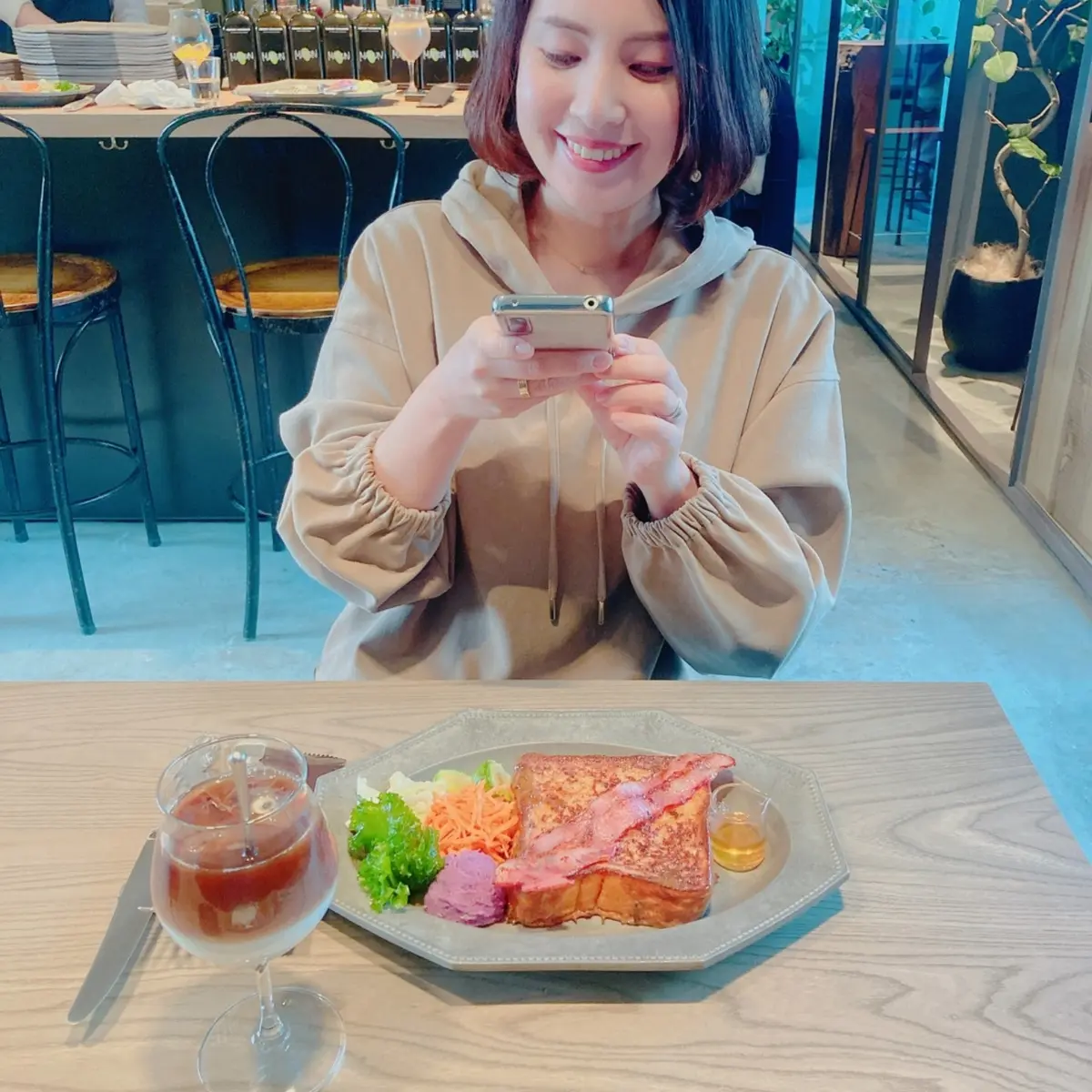 代々木公園『プルミエメ』のモーニング、フレンチトースト、アイスカフェラテ