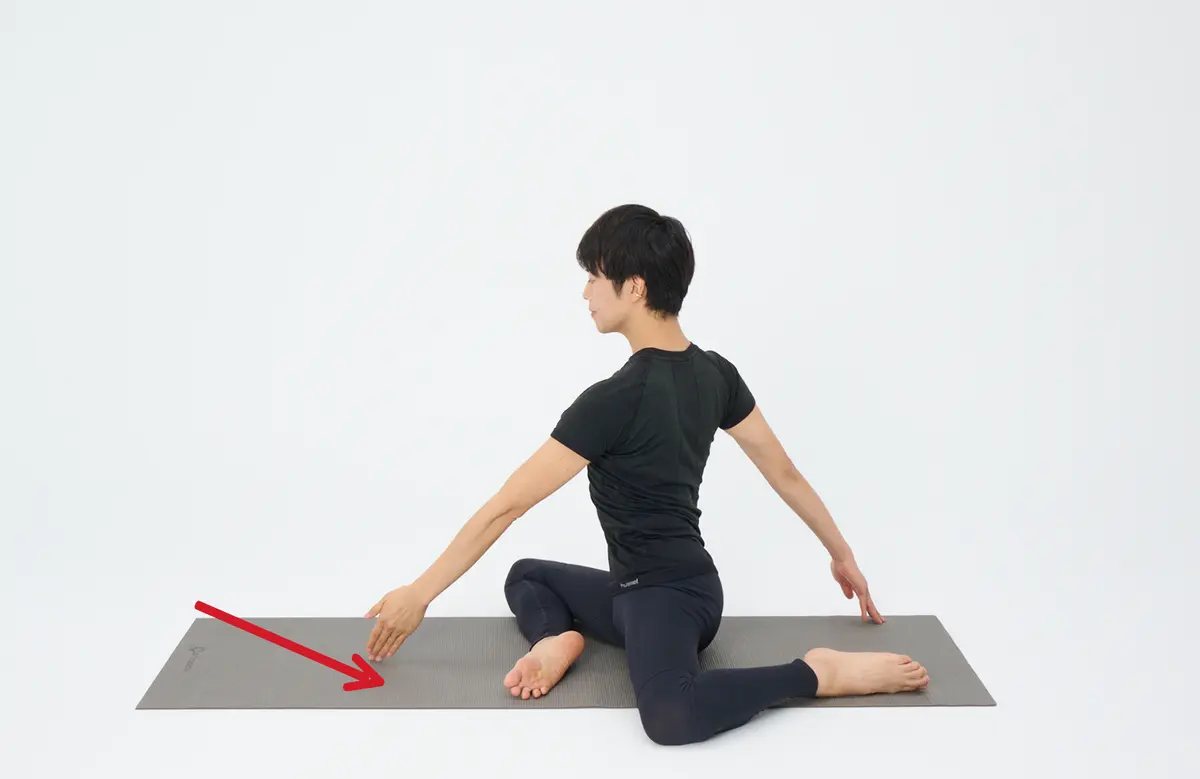 OurAge×Webエクラ　背骨ひねり状態倒し_06