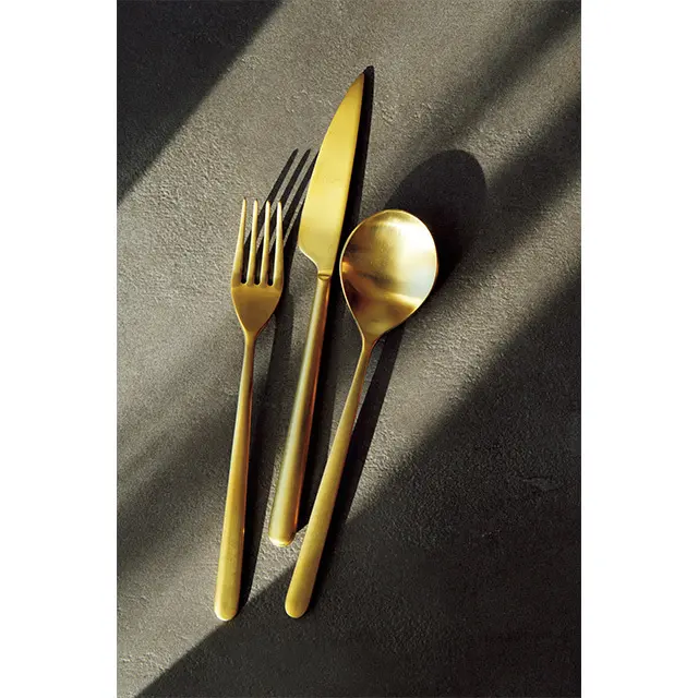 気分を変えるなら注目のゴールドを