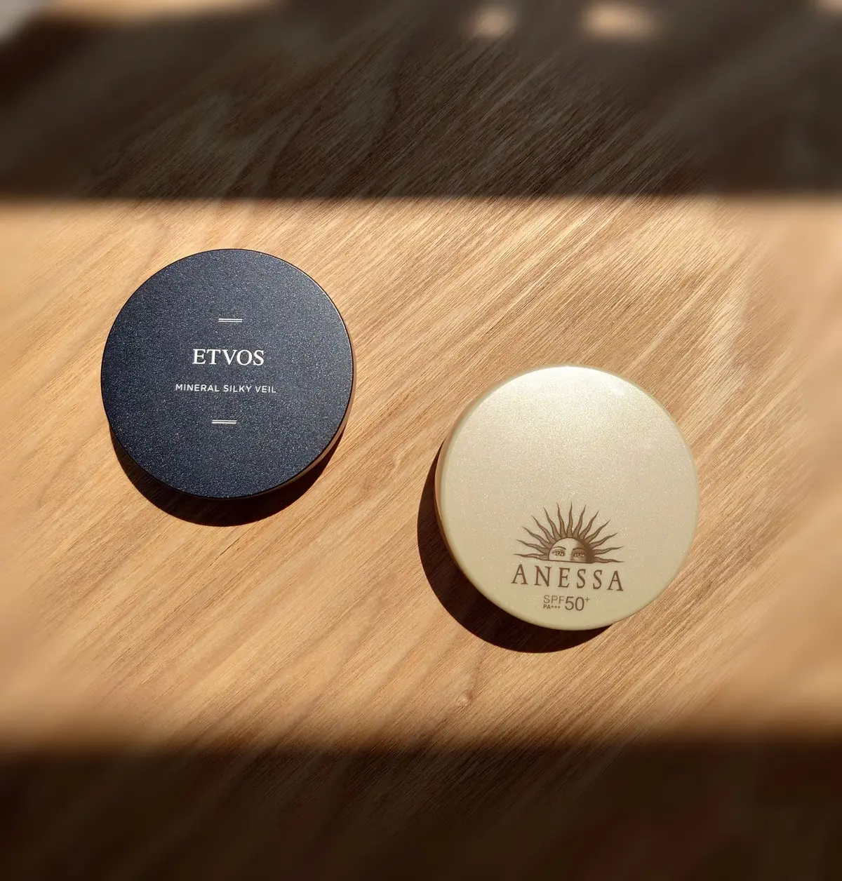 アネッサとエトヴォスのコンパクトサムネイル