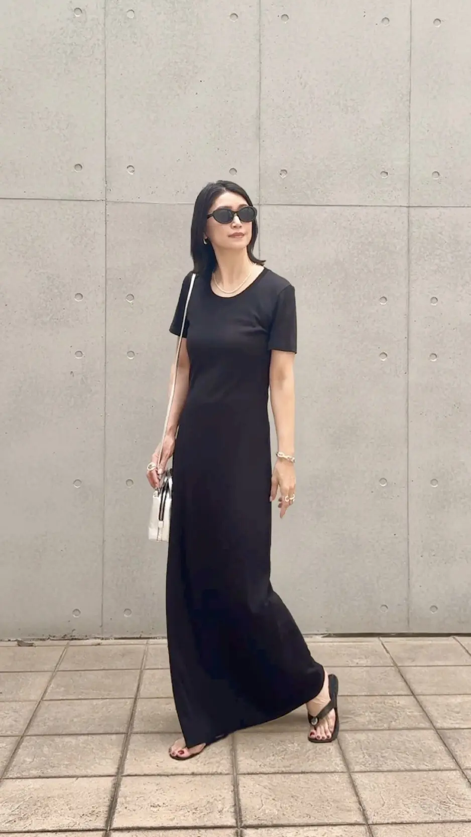 小物使いで大人のアーバンリゾートスタイルの画像_3