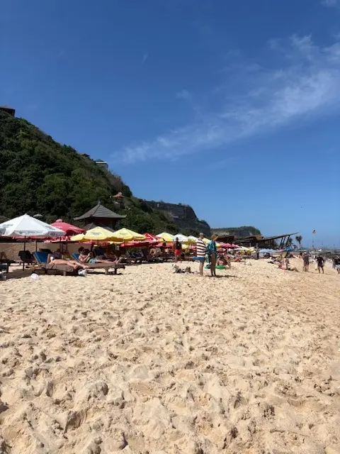 白砂ビーチ。日本人の方とは、全く出会いませんでした。