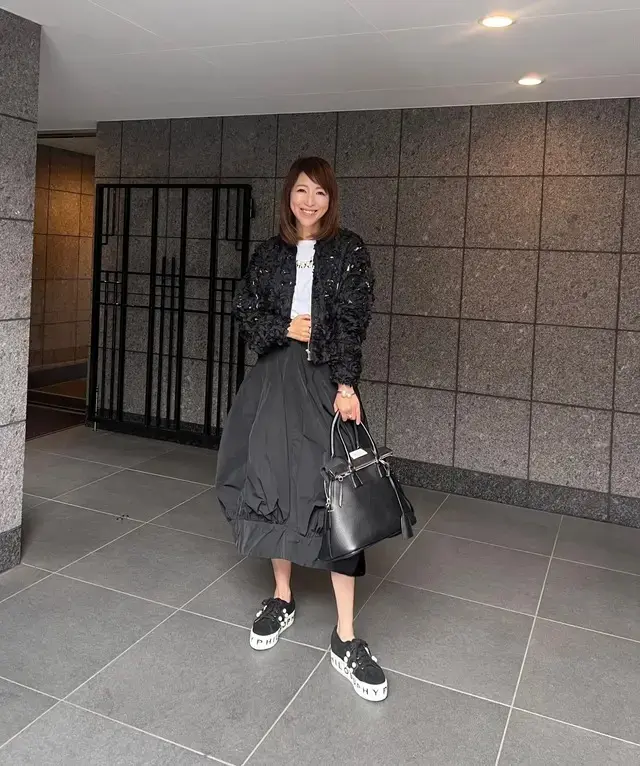 華組　スニーカーコーデ