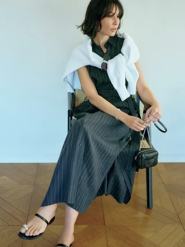 ジレとしても着回せるノースリーブの新鮮バランス