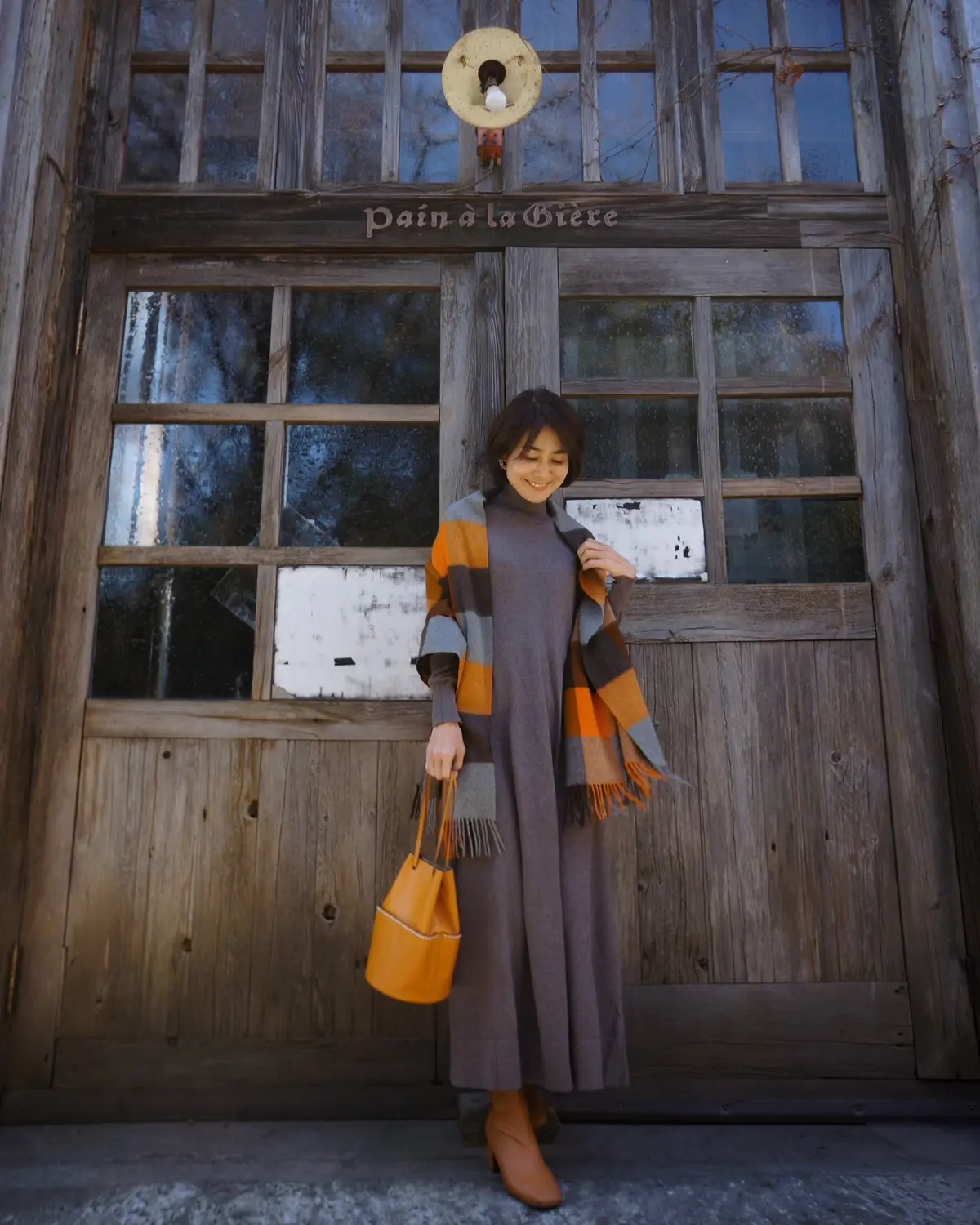 楽に着られるフレアニットワンピースの画像_3