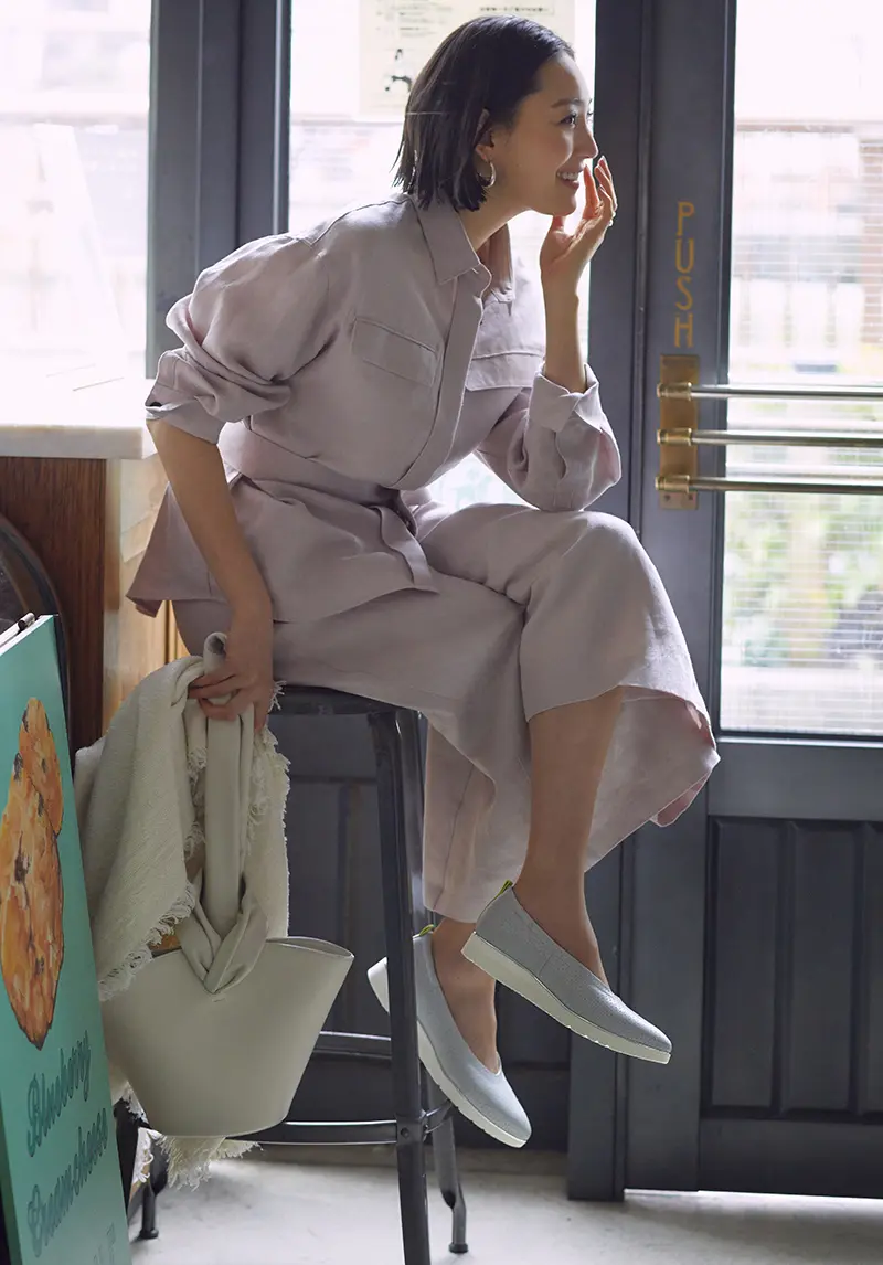 上品に装いたいときに頼れるフェミニンパンプス